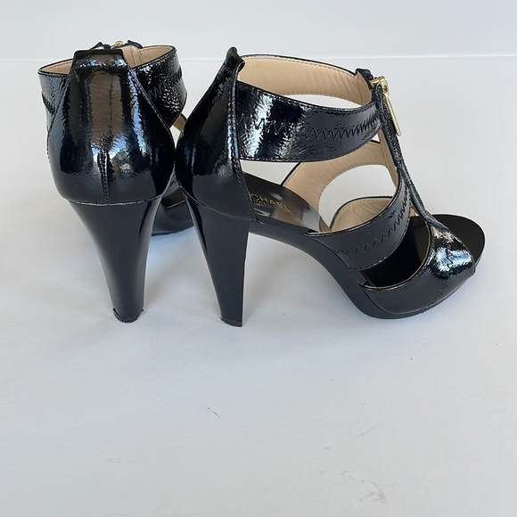 Michael Kors Berkley T Strap Crinkled Patent 6 M - Picture 9 of 15